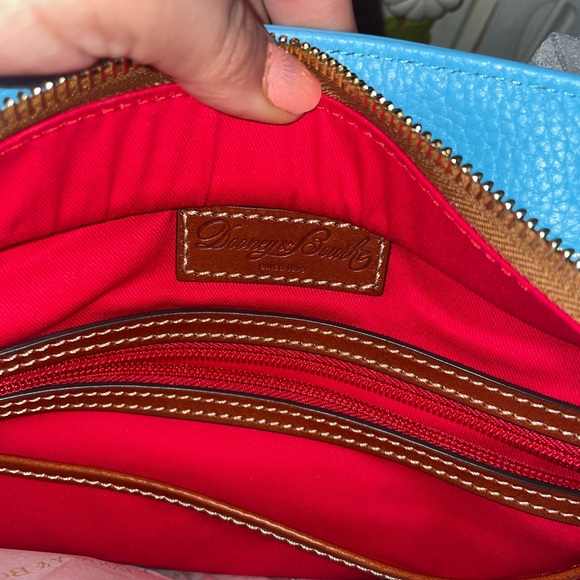 Dooney & Burke Large Shooper & framed coin purse - Picture 10 of 12